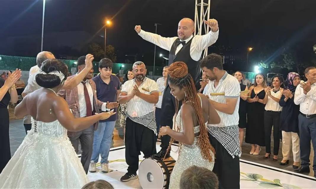 Hatay’da Kıtaları Buluşturan Düğün Renkli Anlara Sahne Oldu 2